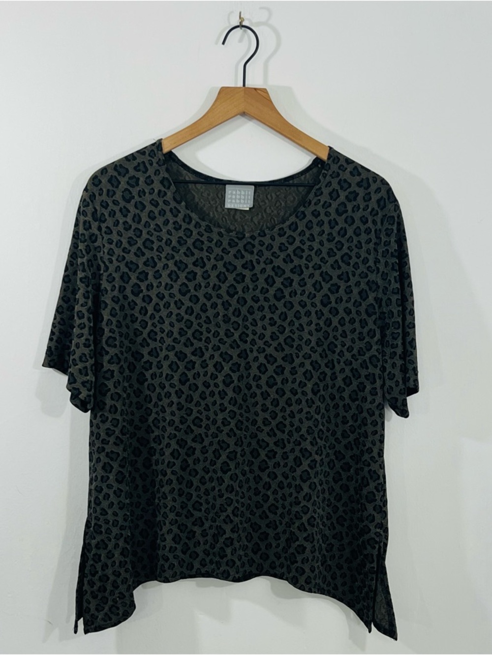Rabbit Rabbit Rabbit Designs Short Sleeve V Neck Pullover Vintage Top Size 14W